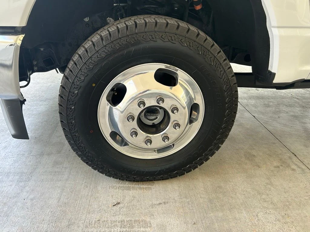 Used 2025 White Ford XL image 13