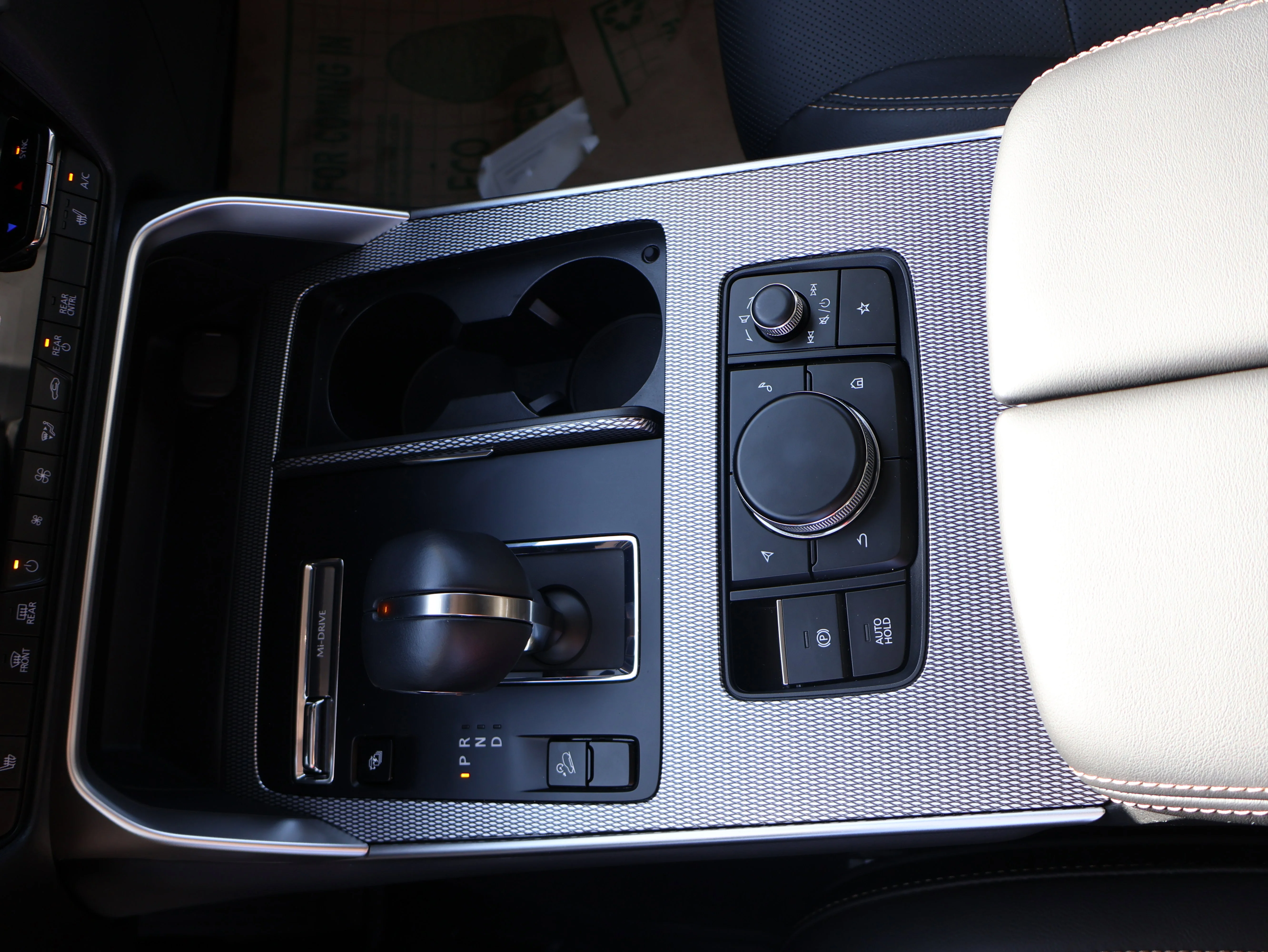 2025 Mazda CX-70 Premium Package - Photo 29