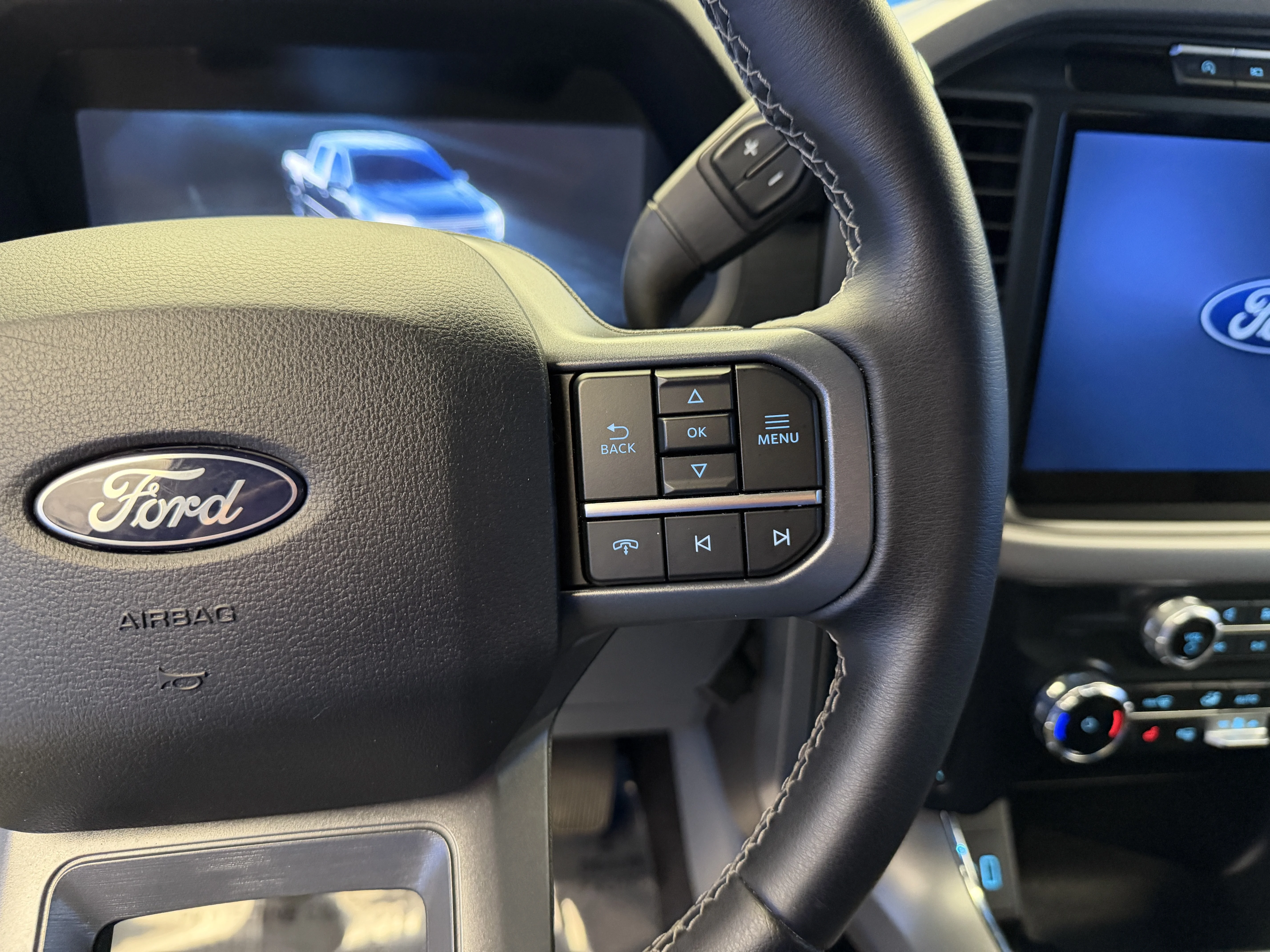 Used 2024 Atlas Blue Metallic Ford XLT image 17