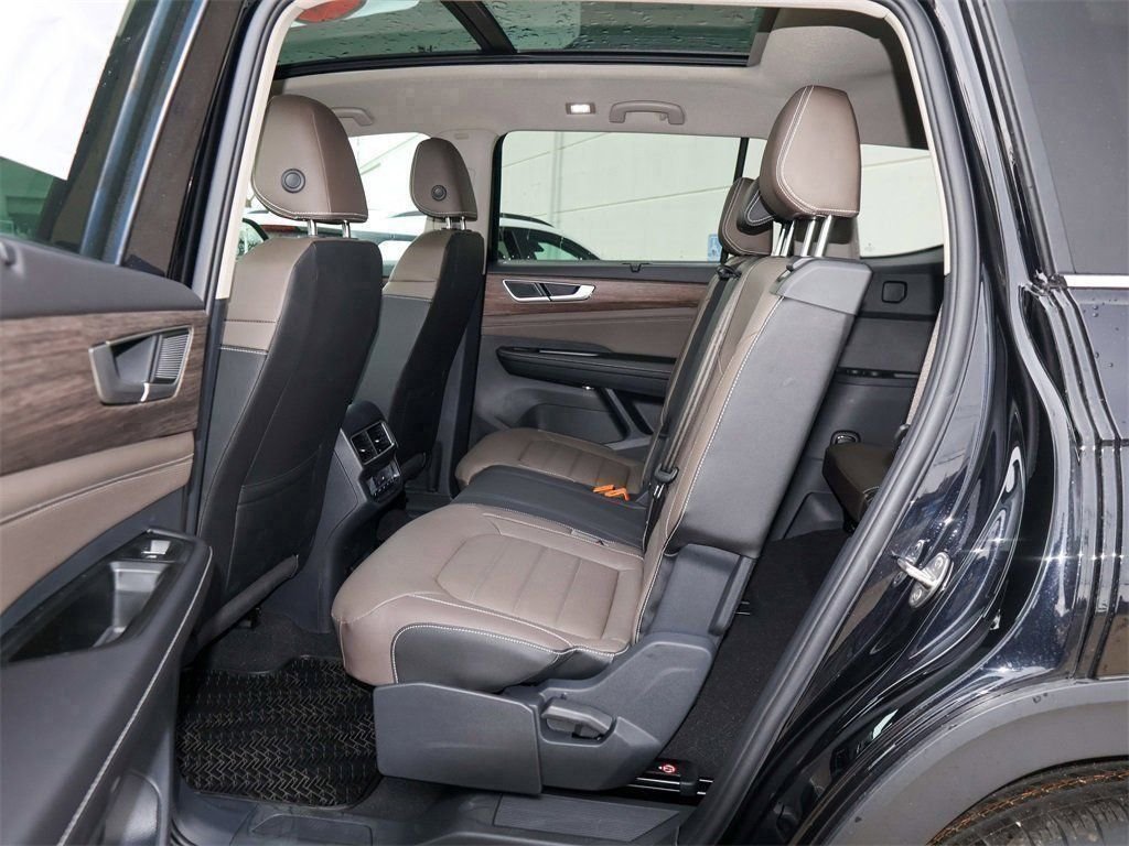 New 2026 Black Volkswagen 2.0T SEL image 15