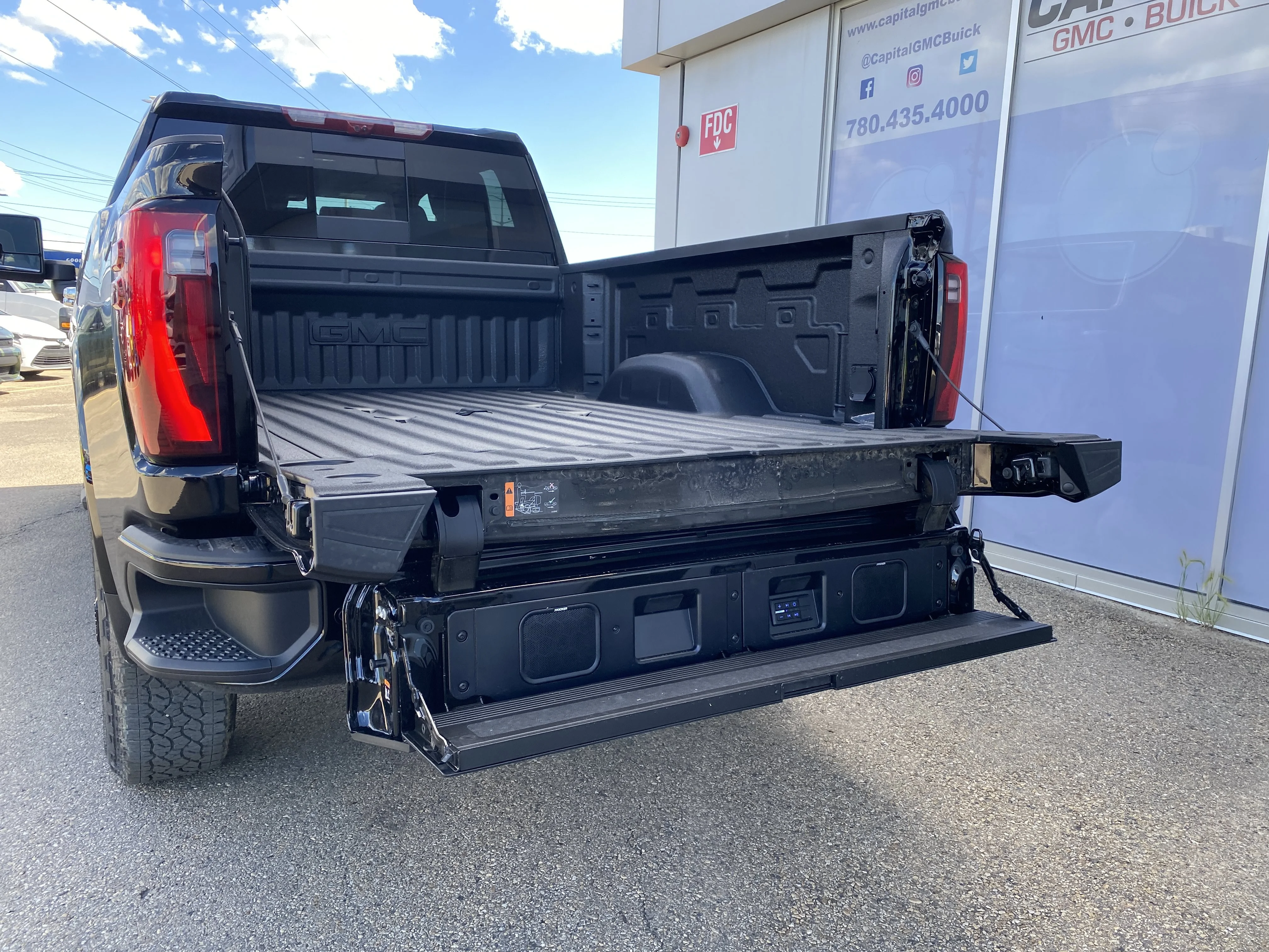 New 2026 ONYX BLACK GMC Denali Ultimate image 5