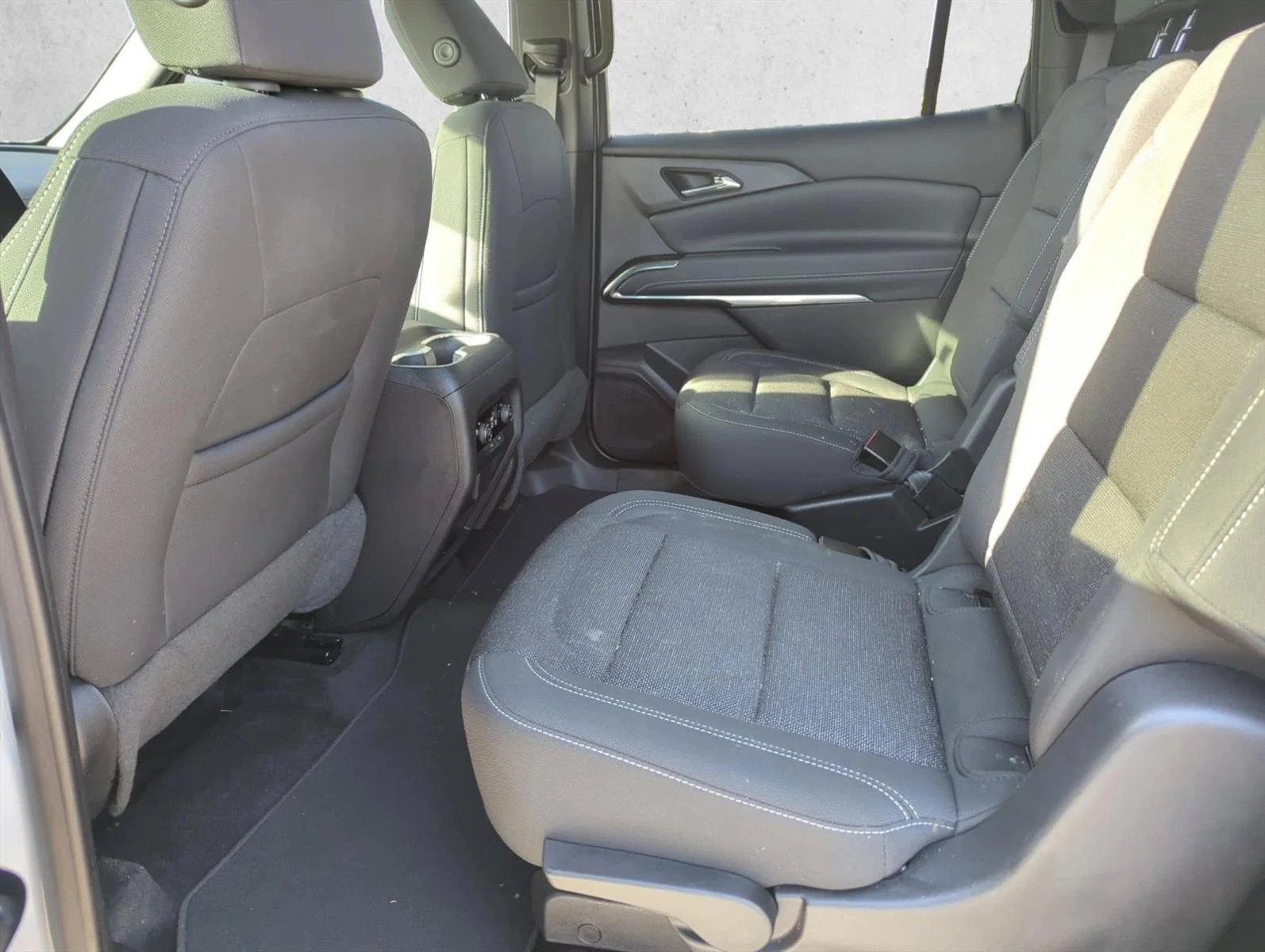 Used 2024 Summit White Chevrolet FWD LT image 21