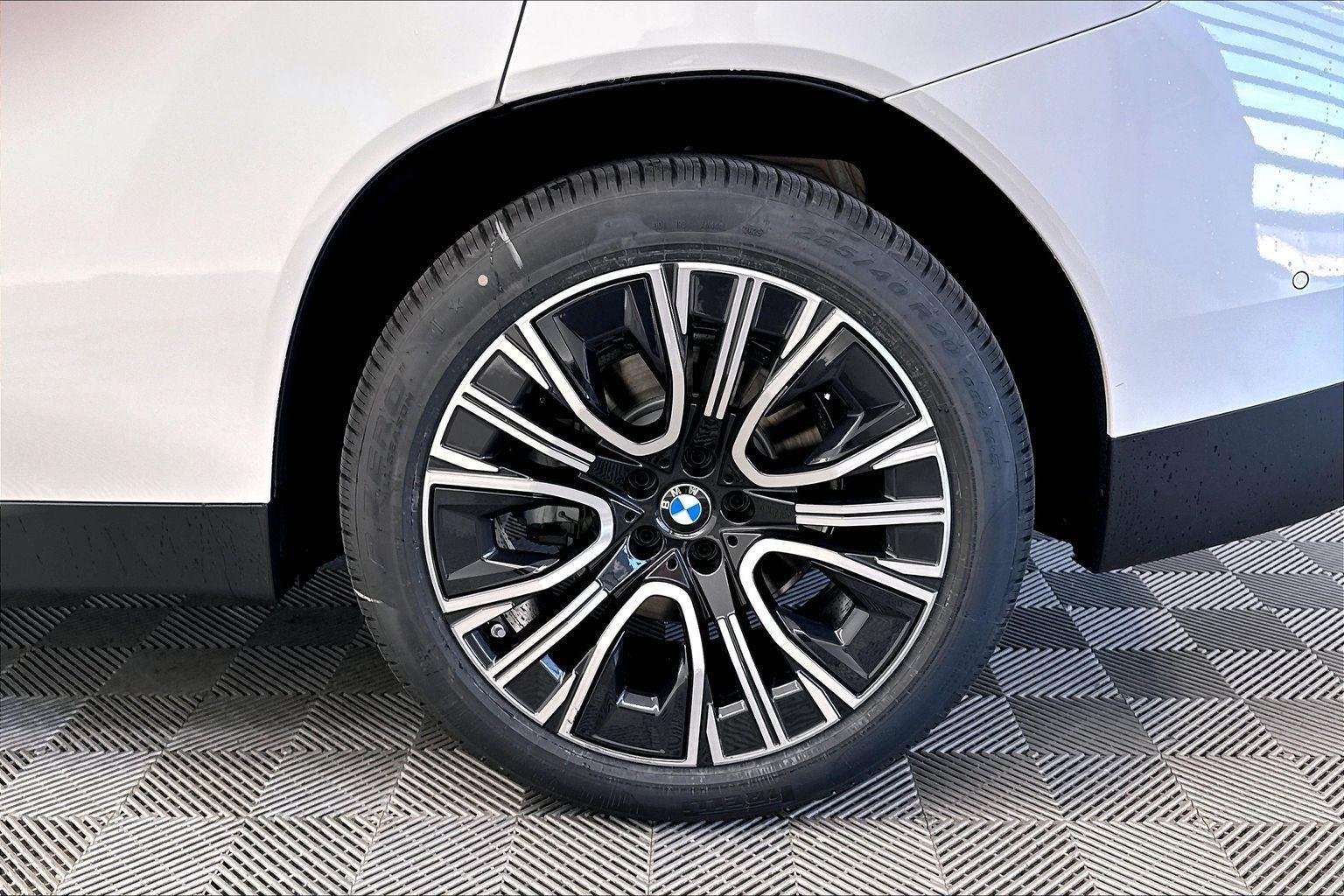 New 2026 Mineral White Metallic BMW 30 xDrive image 16