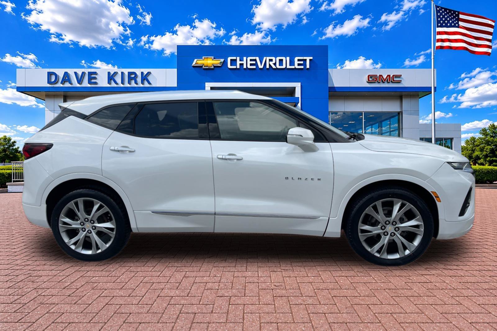 Used 2021 IRIDESCENT PEARL TRICOAT Chevrolet Premier image 2