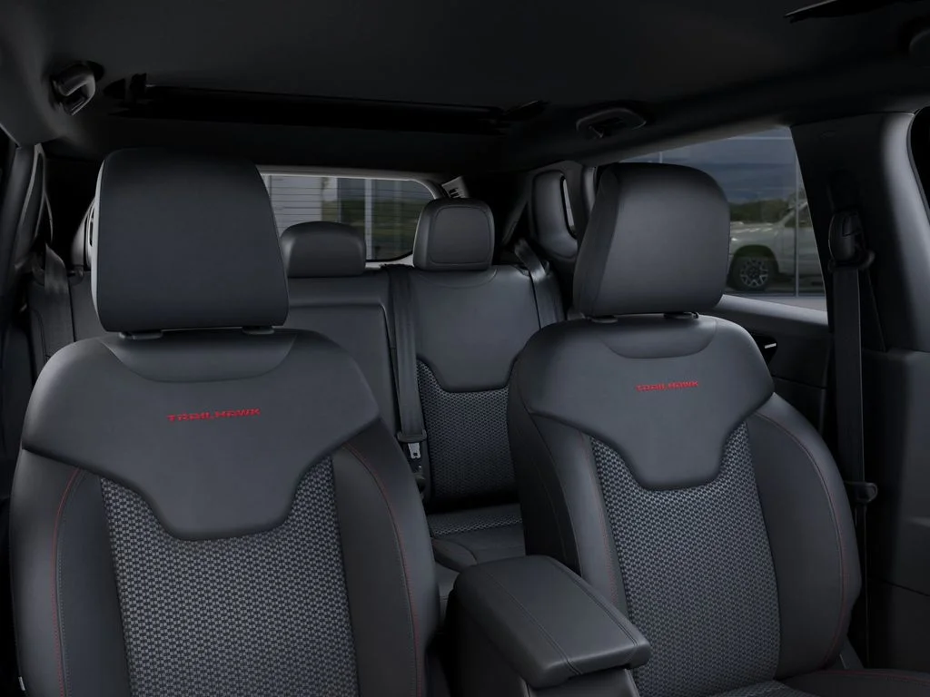 New 2026 Diamond Black Crystal Pearl-Coat Exterior Paint Jeep Trailhawk image 27
