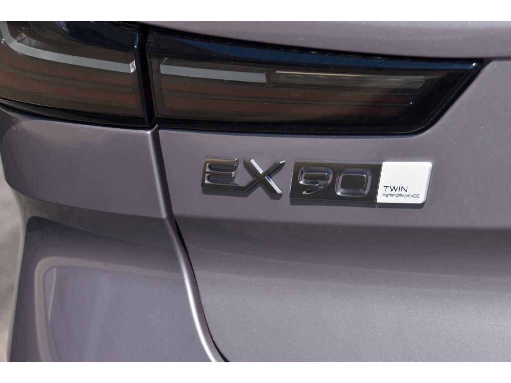 2026 Volvo EX90 Ultra - Photo 28