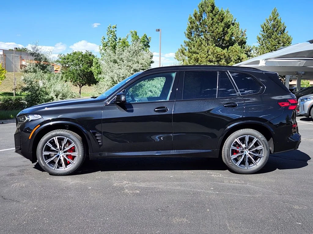 New 2026 Black Sapphire Metallic BMW xDrive40i image 2