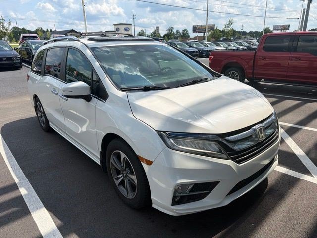 Used 2018 White Diamond Pearl Honda Touring image 10