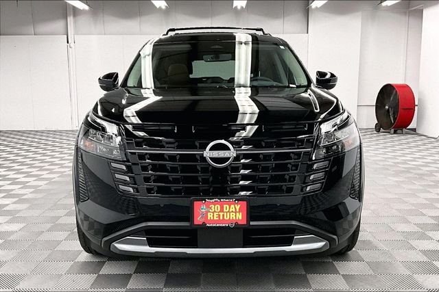 New 2026 Super Black Nissan Platinum image 17