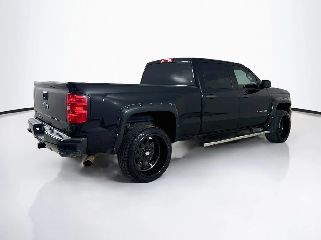Used 2018 Black Chevrolet Custom image 7