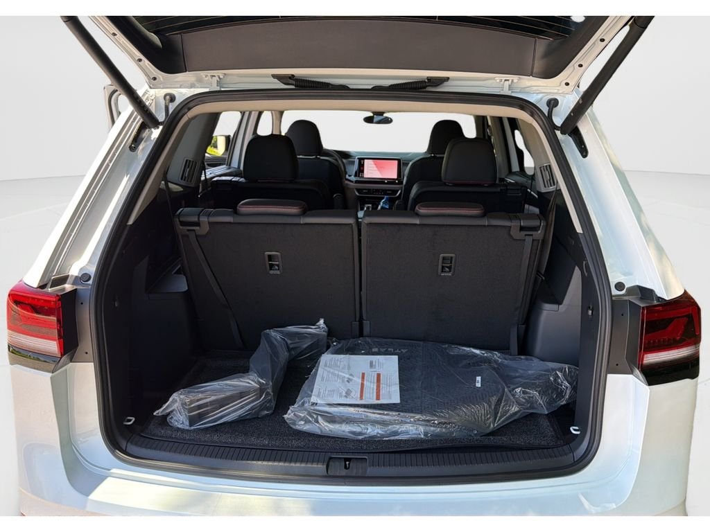 New 2026 Opal White Pearl Volkswagen 2.0T Peak Edition image 35