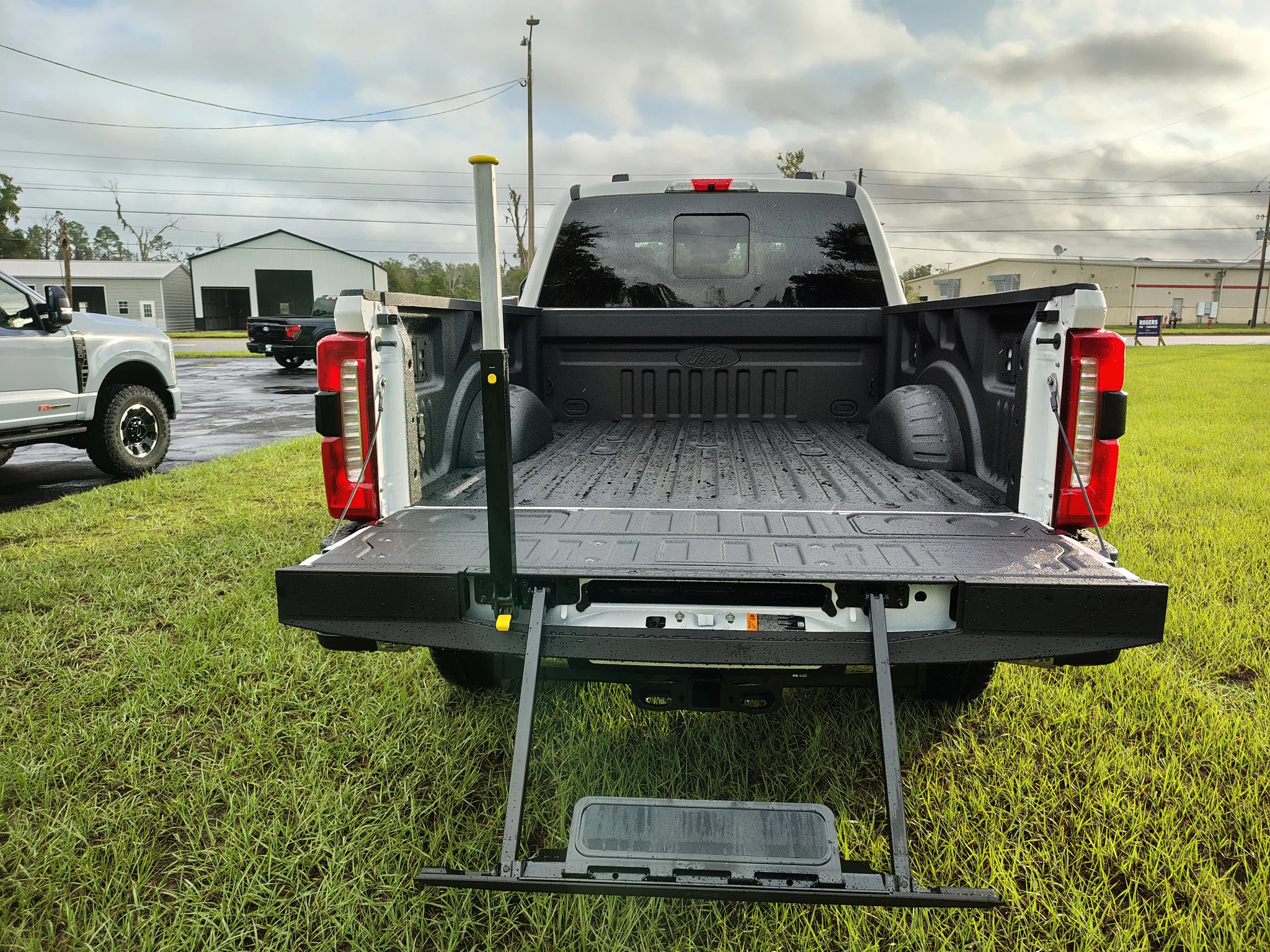 New 2027 Star White Metallic Tri-Coat Ford F-350® Lariat® image 6