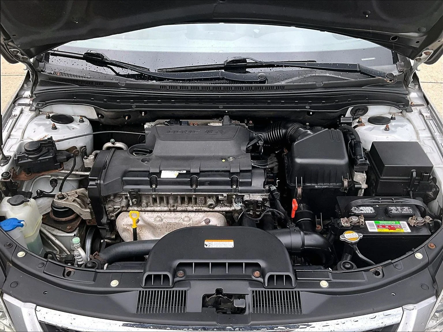 Used 2011 Silver Hyundai SE image 10