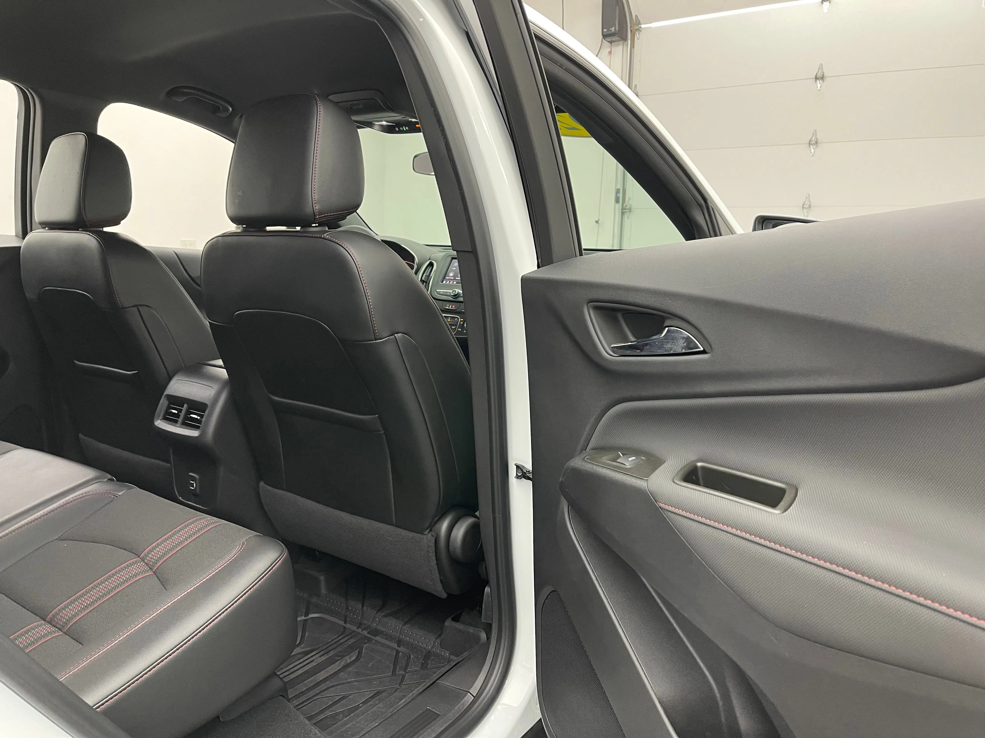 Used 2023 Summit White Chevrolet RS image 32