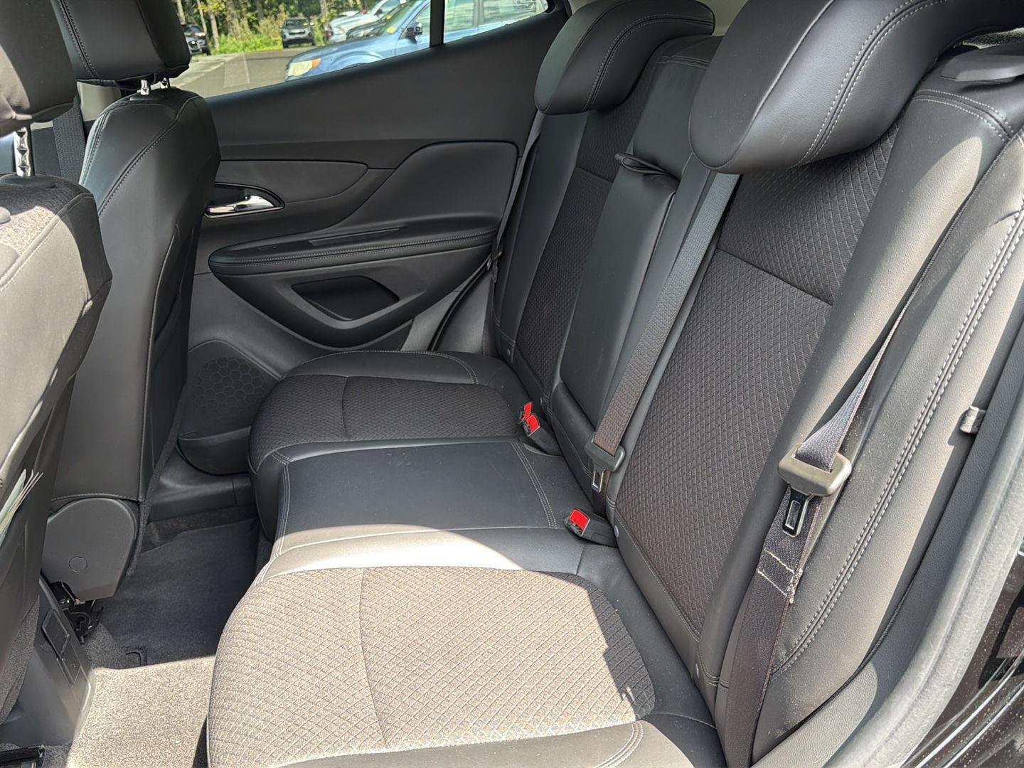 Used 2022 Ebony Twilight Metallic Buick Preferred image 15