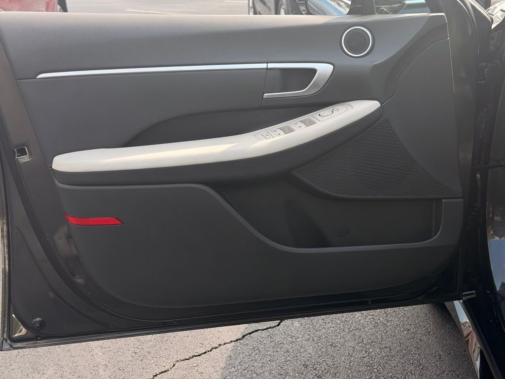 Used 2025 Gray Hyundai SEL image 24