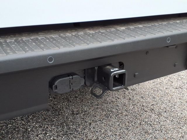 New 2026 Oxford White Ford XLT image 6
