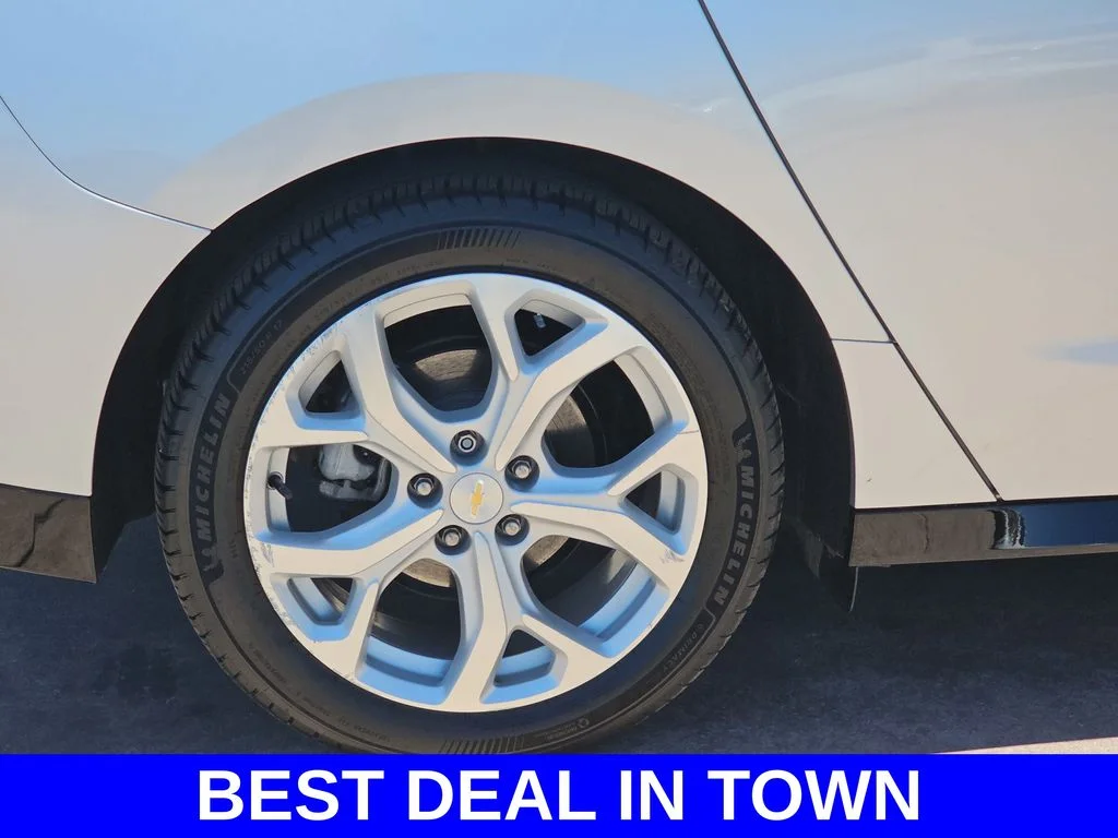 Used 2018 Silver Chevrolet Premier image 37