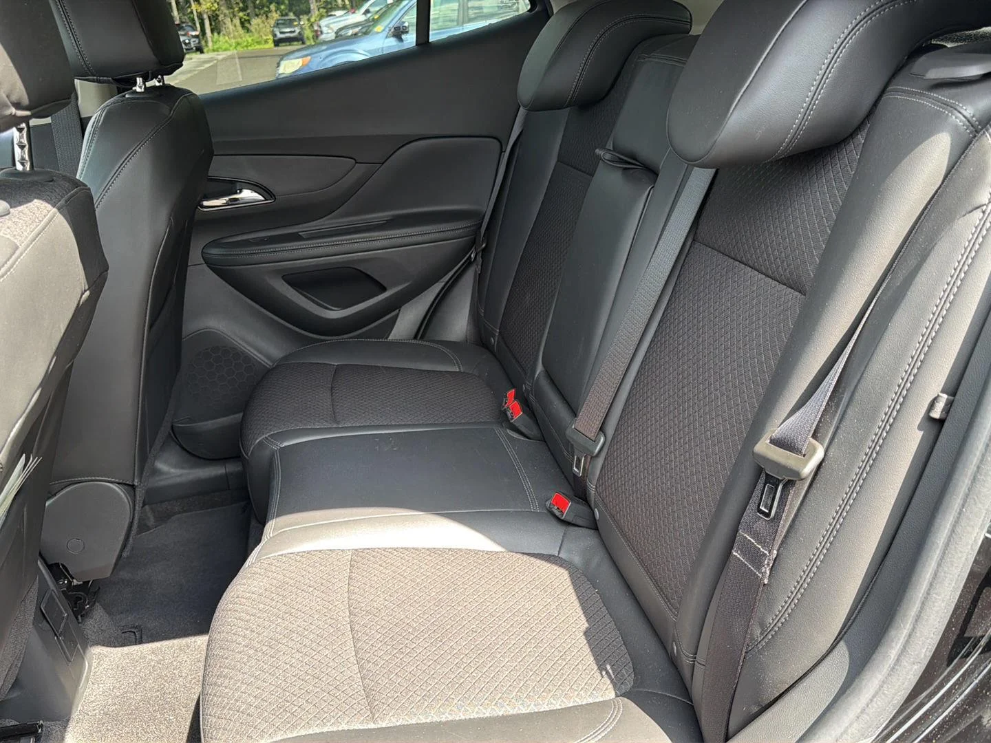 Used 2022 Ebony Twilight Metallic Buick Preferred image 15