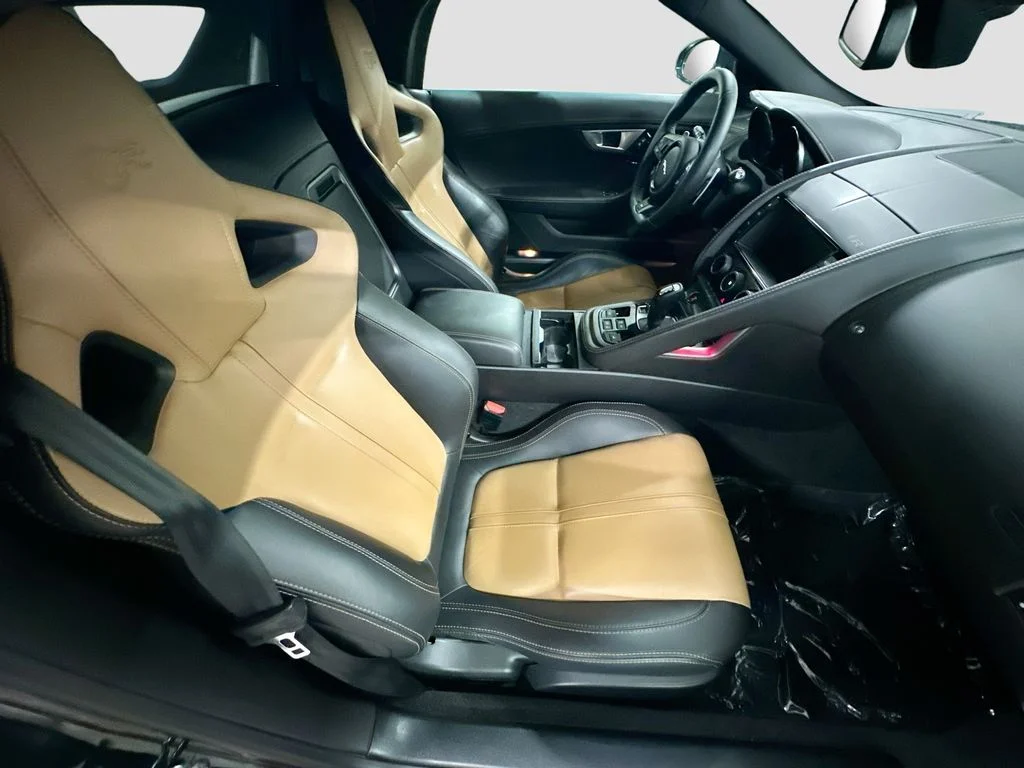Used 2016  Jaguar R image 25