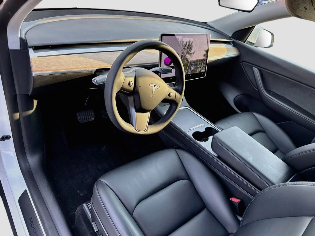 Used 2021 White Tesla Long Range image 10