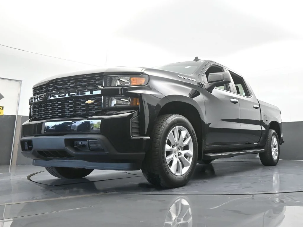 Used 2021 Black Chevrolet Custom image 48