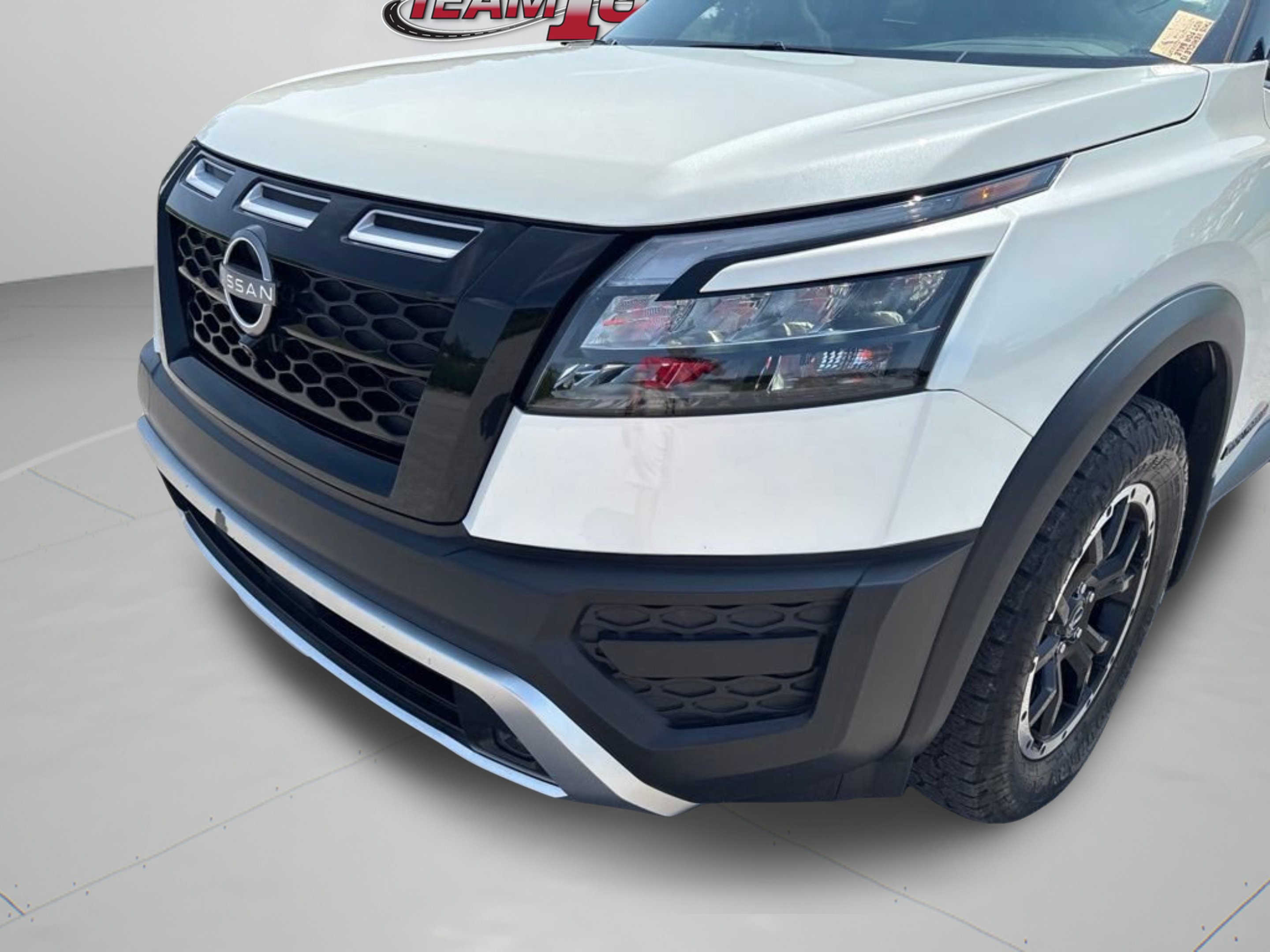 Used 2024 Pearl White Tricoat/Super Black Nissan Rock Creek image 36