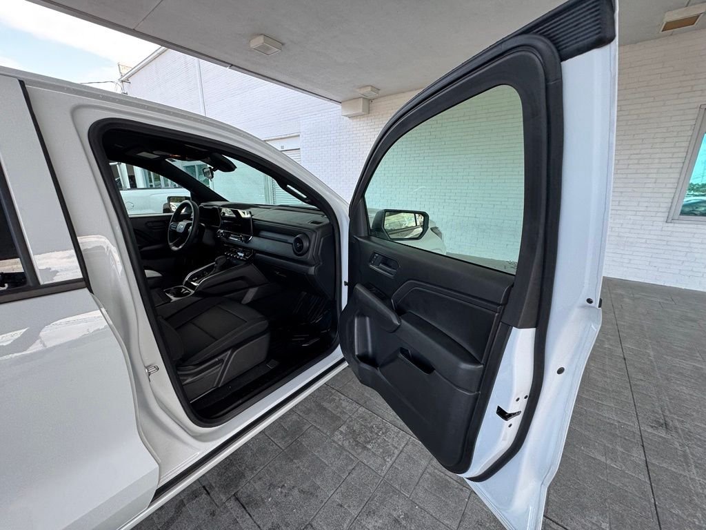 Used 2025 White Chevrolet Work Truck image 15