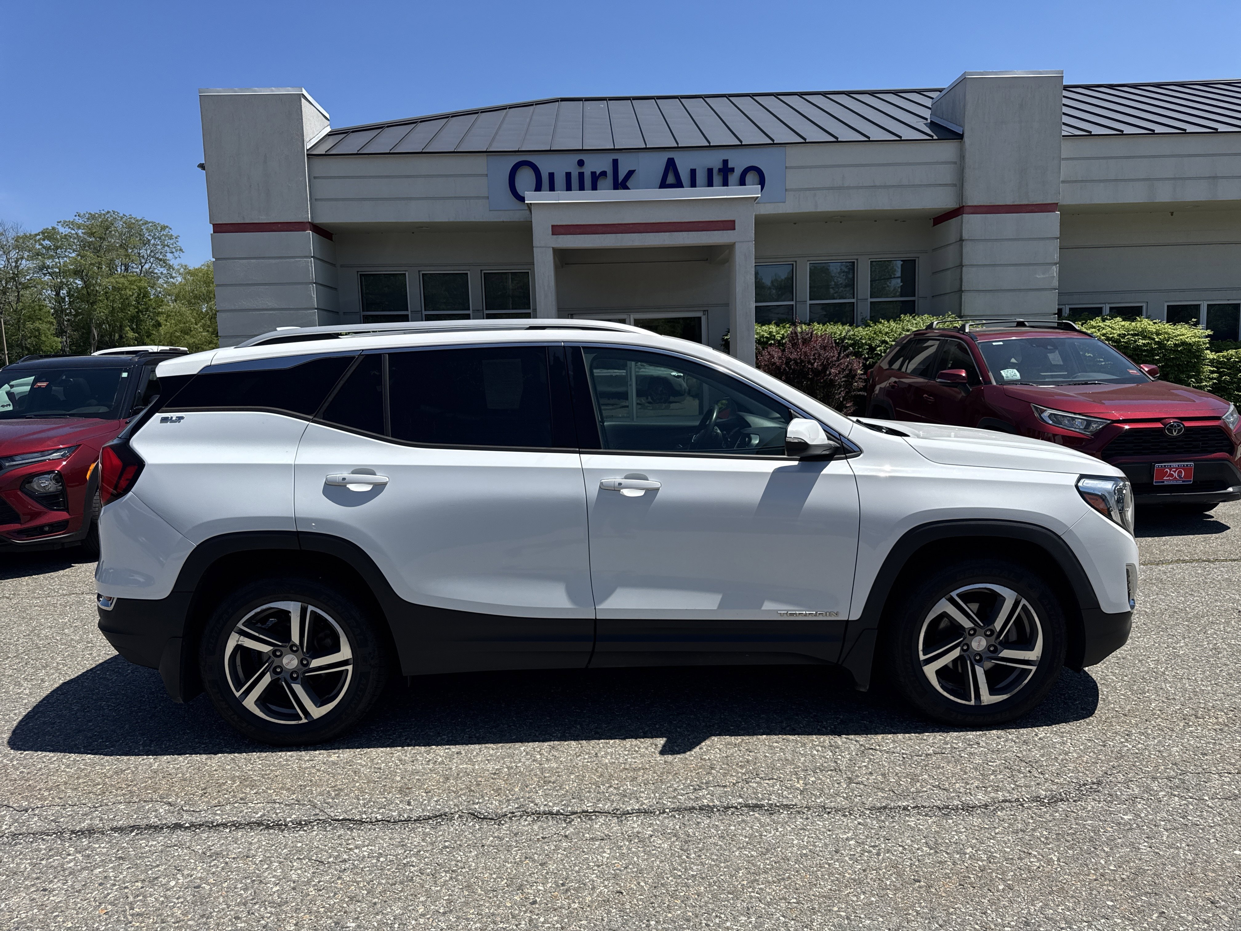 Used 2018 Summit White GMC SLT Diesel image 5