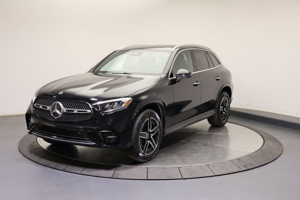 New 2026 Black Mercedes-Benz GLC 300 image 3