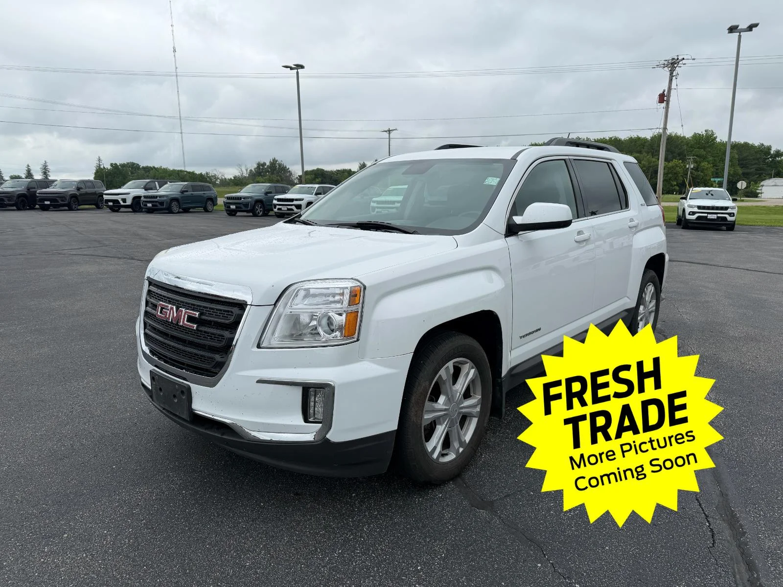 Used 2017 Summit White GMC SLE image 1