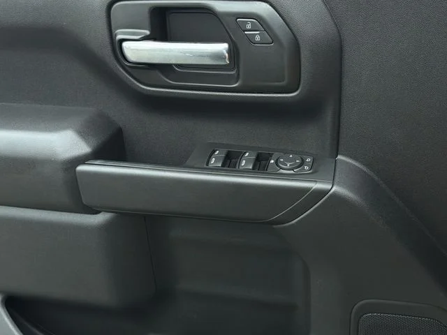 Used 2025 Black Chevrolet Custom image 31