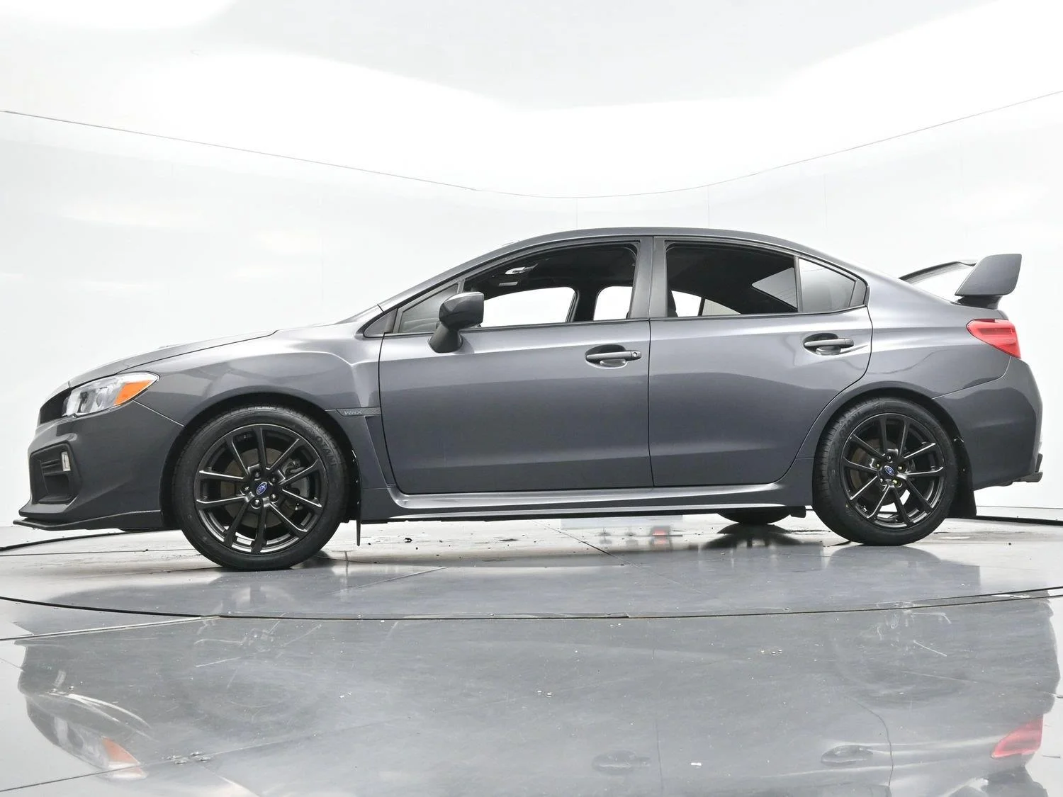 Used 2020 Magnetite Gray Metallic Subaru Premium image 46