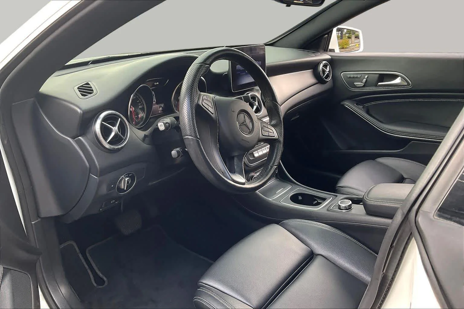 Used 2019 Polar White Mercedes-Benz CLA 250 image 17