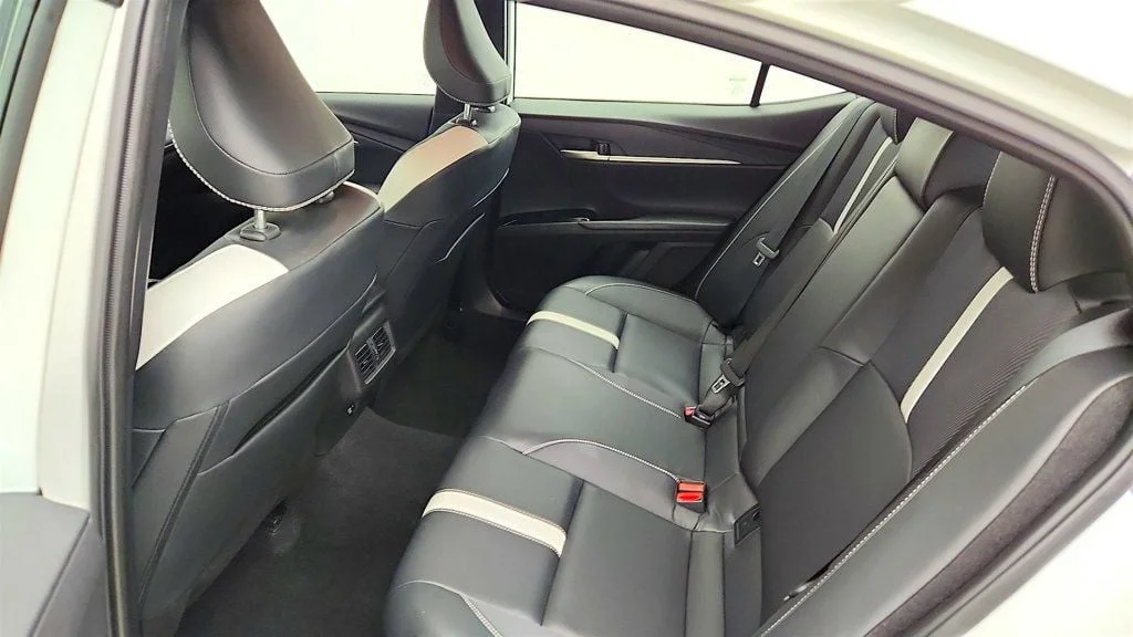 Used 2025 Ice Cap Toyota SE AWD image 18