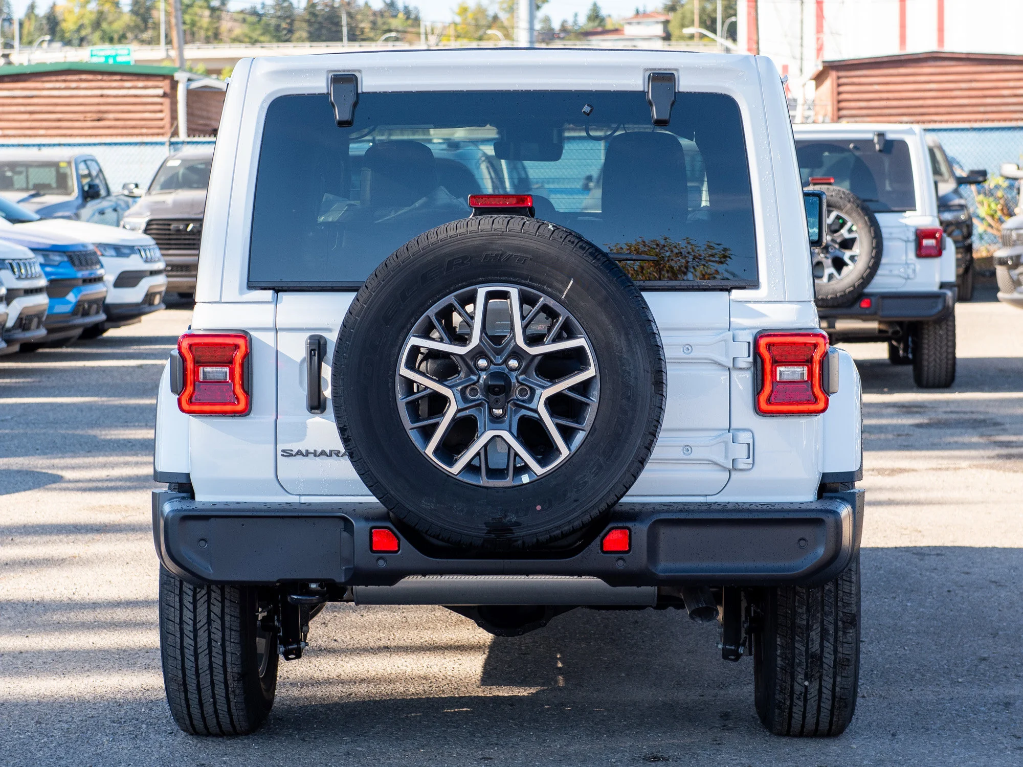 Used 2025 White Jeep Sahara* 4 Door 4x4, 1-Touch Power Top, Safety Group, Heated Leather image 6