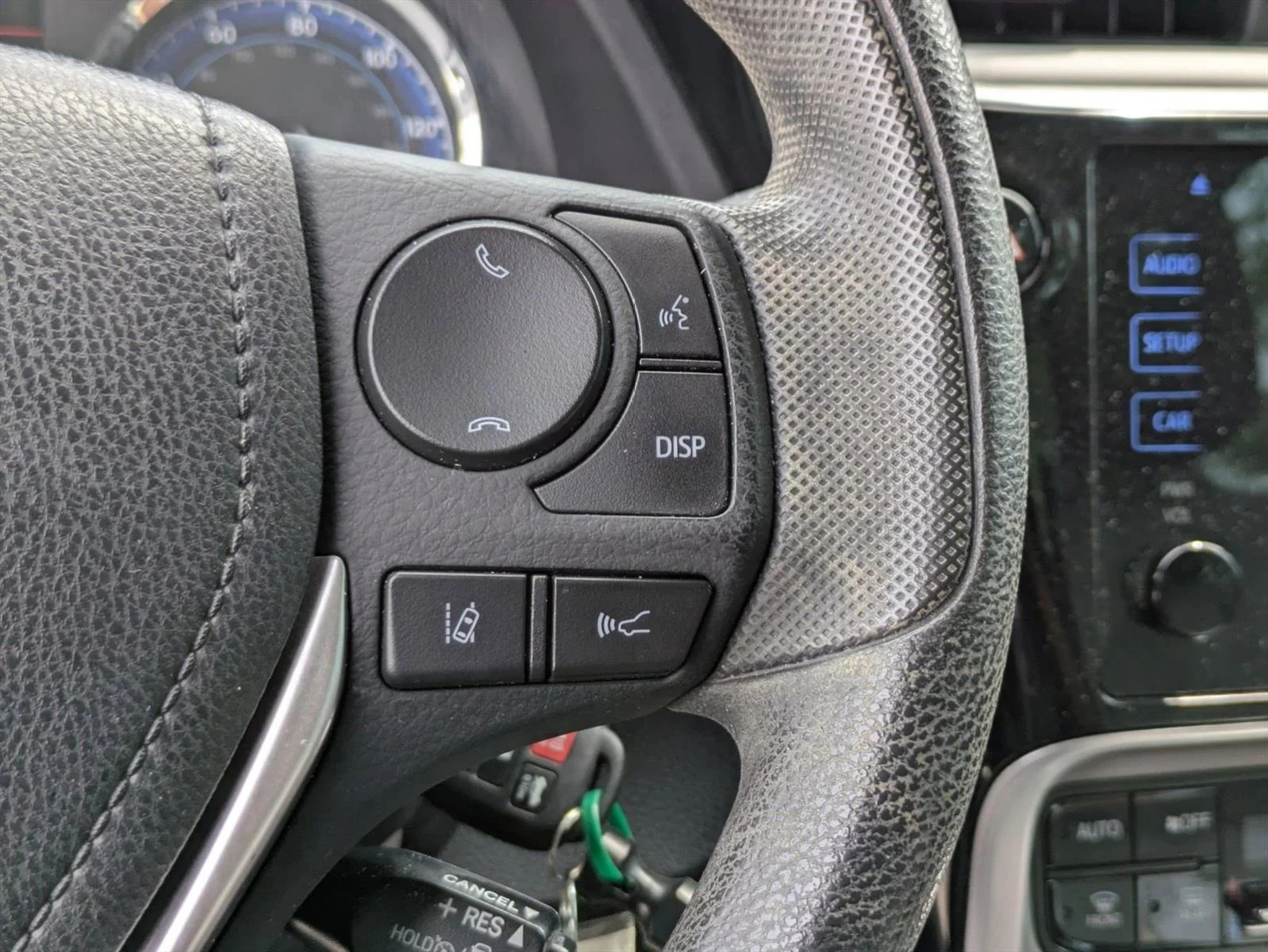 Used 2018 Slate Metallic Toyota LE image 13