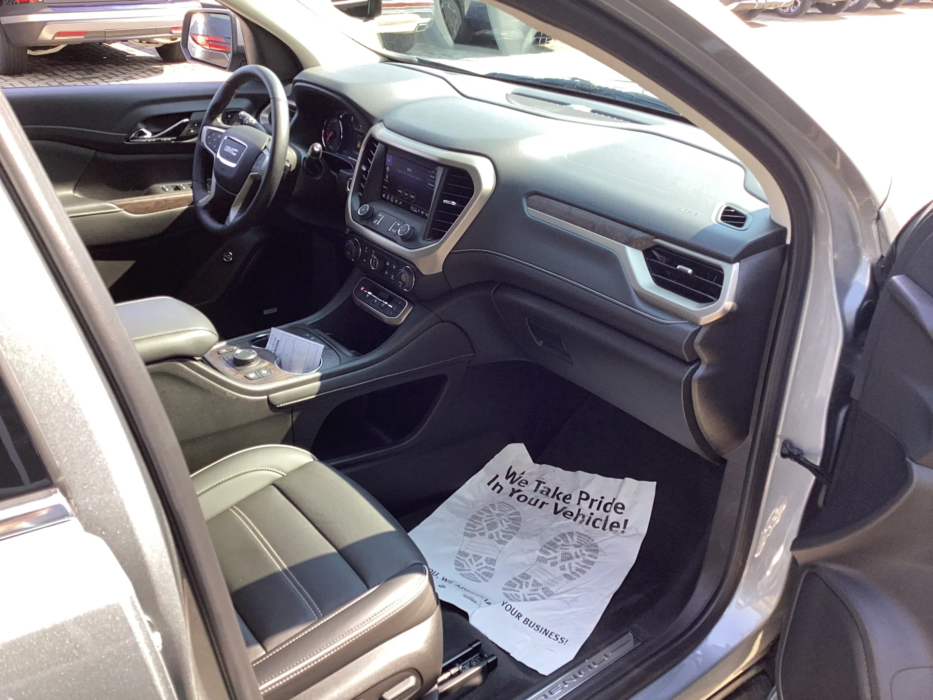 Used 2023 Sterling Metallic GMC Denali image 11