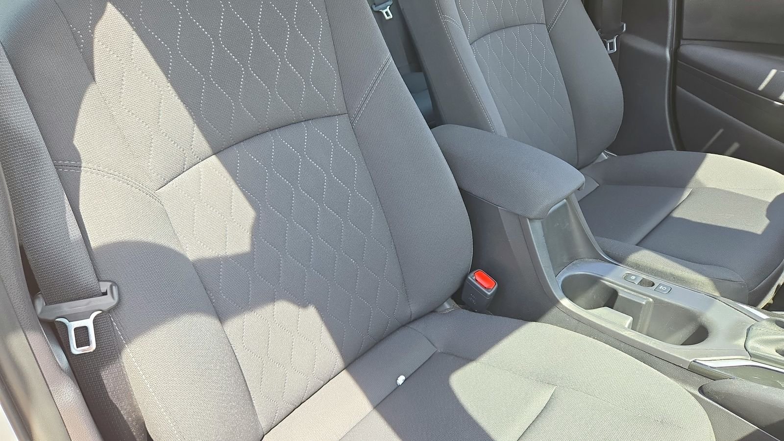 Used 2025 White Toyota LE image 19