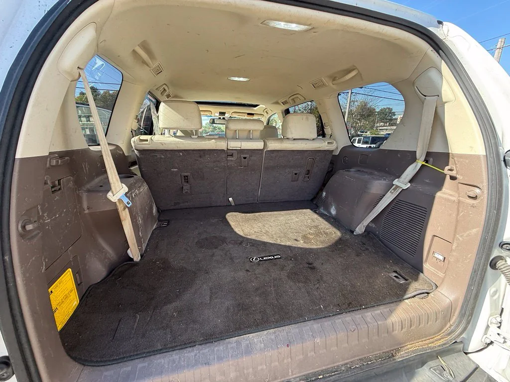 Used 2015 White Lexus 460 image 26