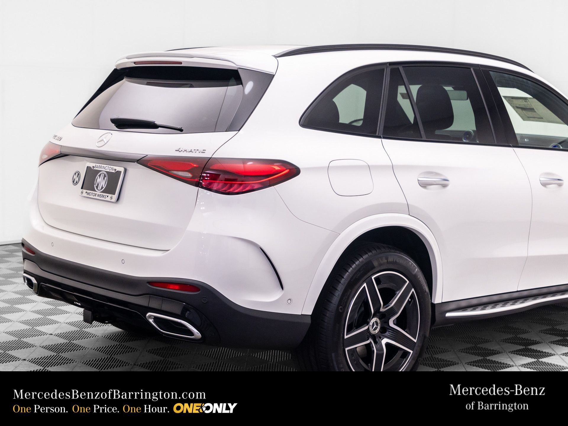 New 2026 Polar White Mercedes-Benz GLC 300 image 39