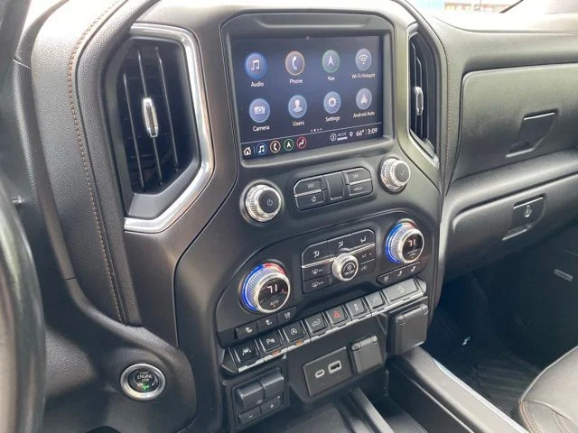 Used 2021 White GMC AT4 image 20