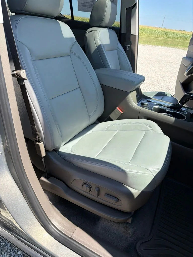 Used 2019 Gray Chevrolet 3LT image 28