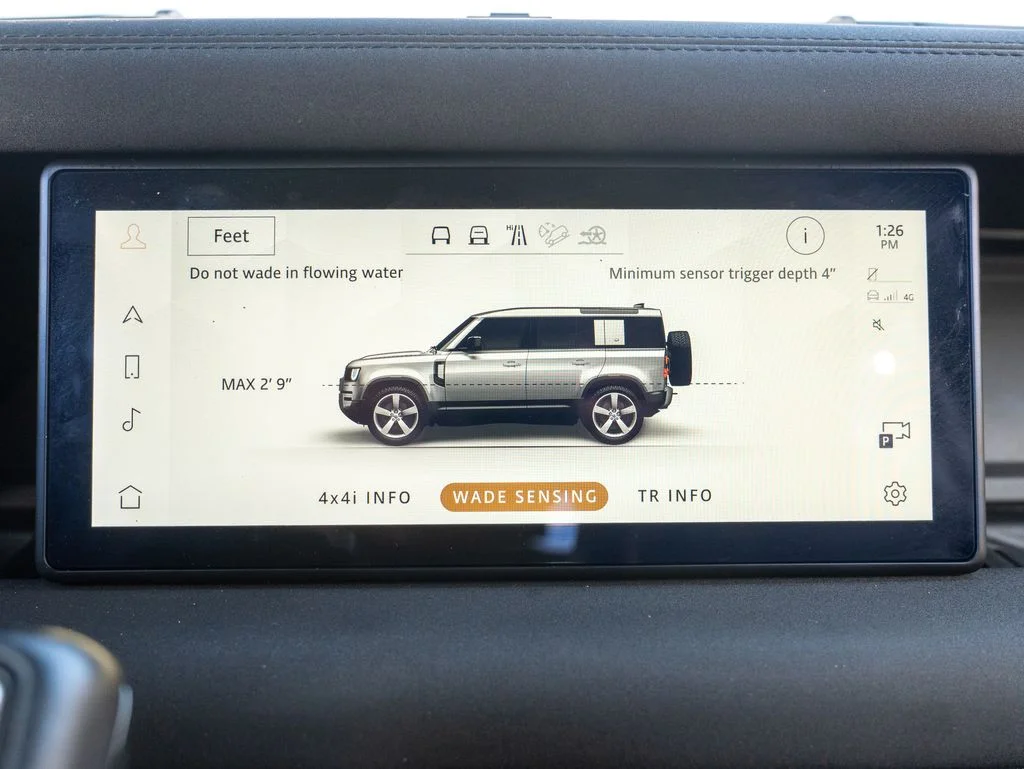Used 2023 Black Land Rover X-Dynamic SE image 28