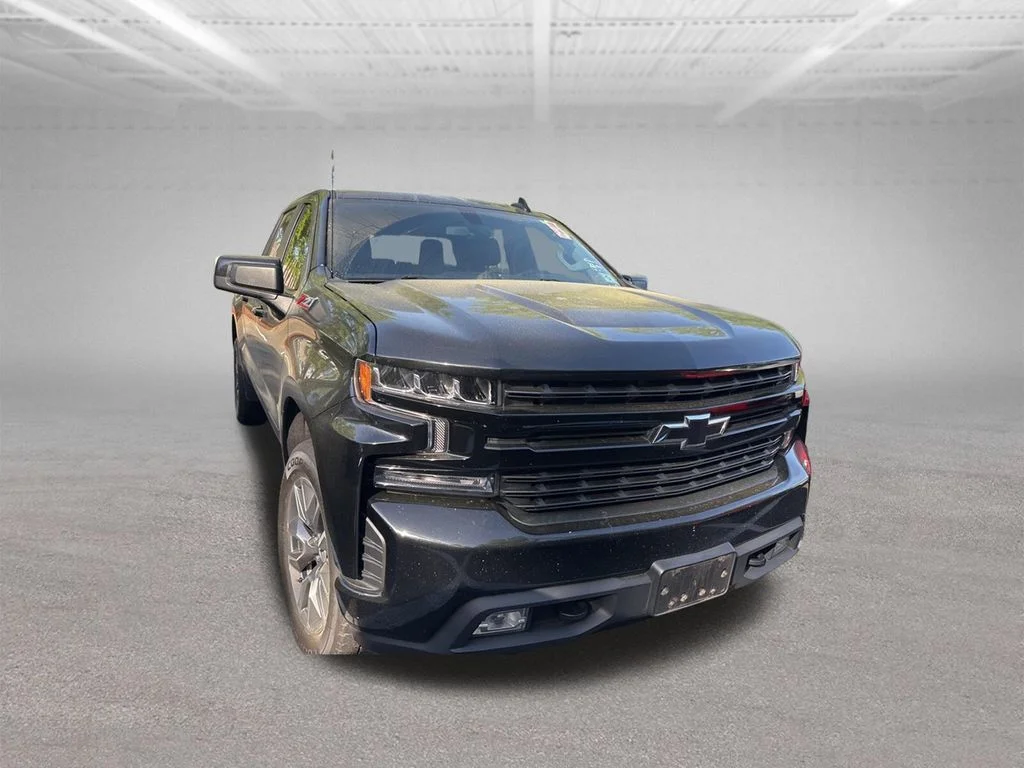 Used 2022 Black Chevrolet RST image 3