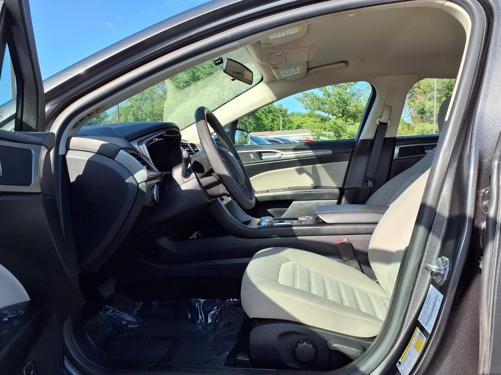 Used 2018 Gray Ford S image 21