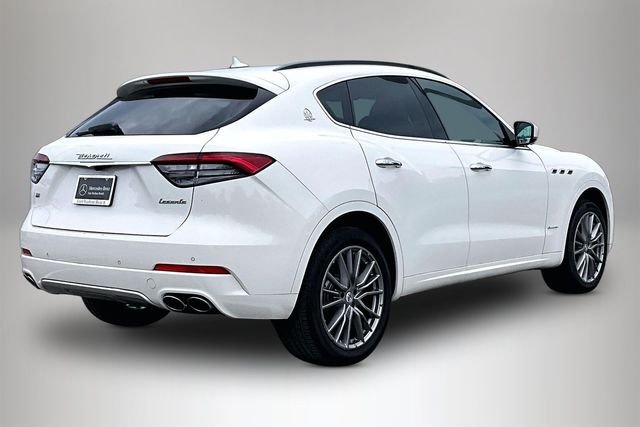 Used 2021  Maserati GranLusso image 5