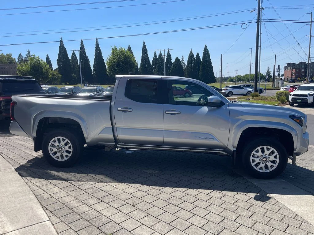 New 2026  Toyota SR5 image 6