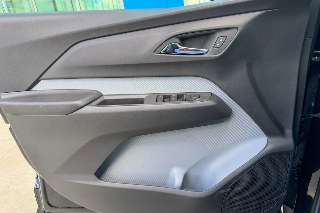 2027 Chevrolet Bolt RS - Photo 11