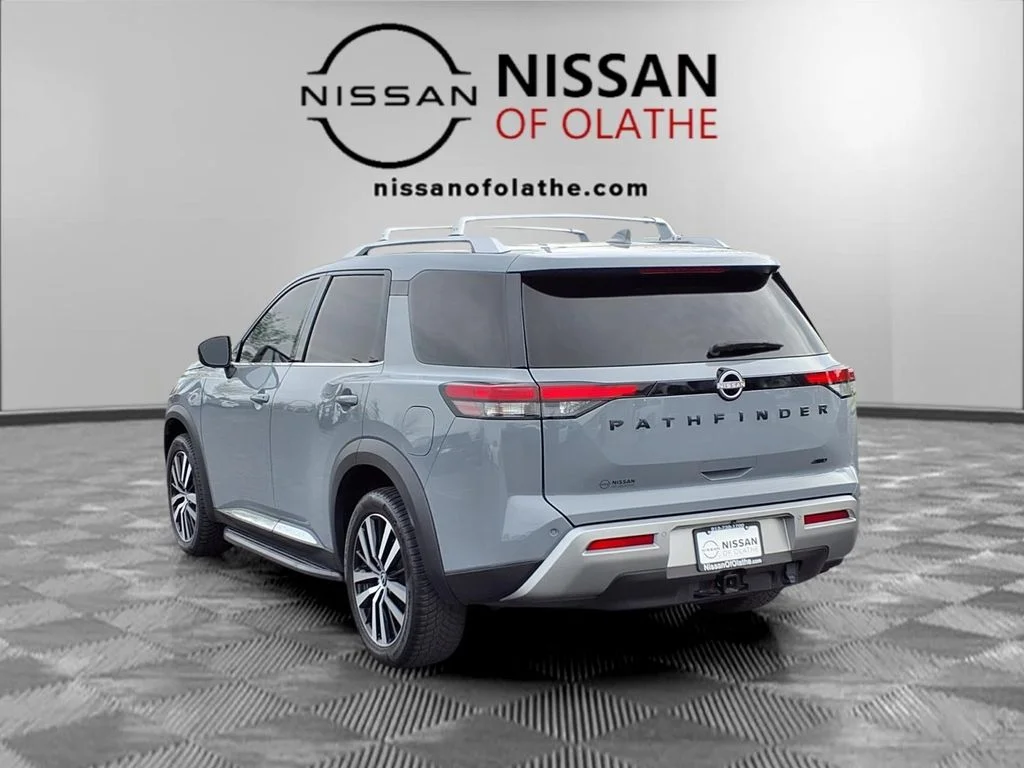 Used 2023 Gray Nissan Platinum image 3